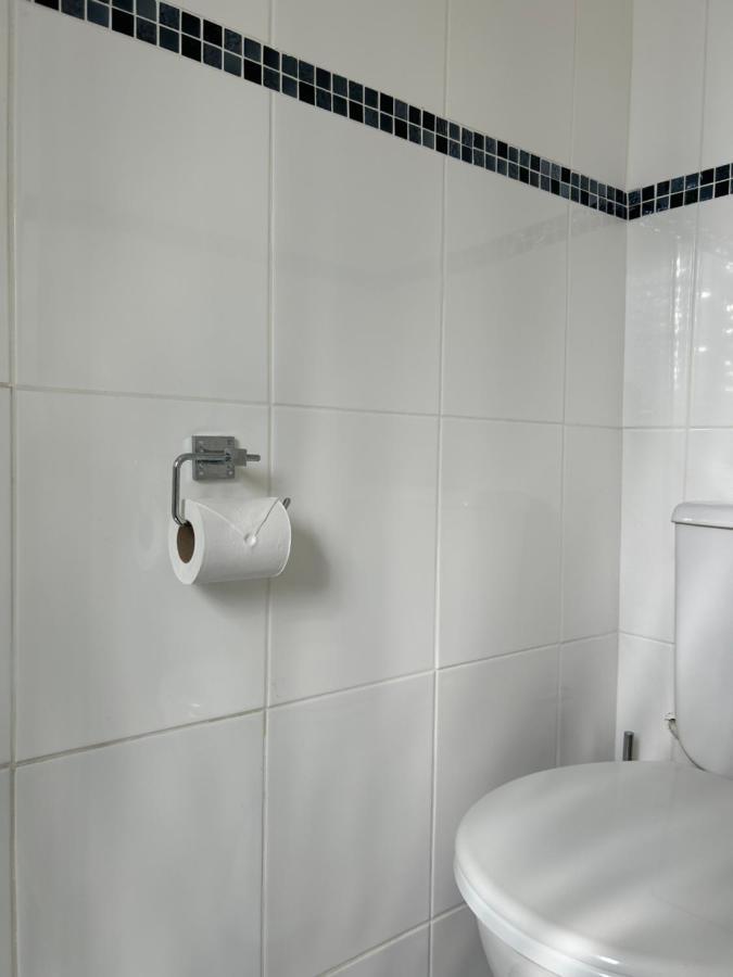 No6 Overnight Stays Free Onsite Parking Hindlip Exteriör bild