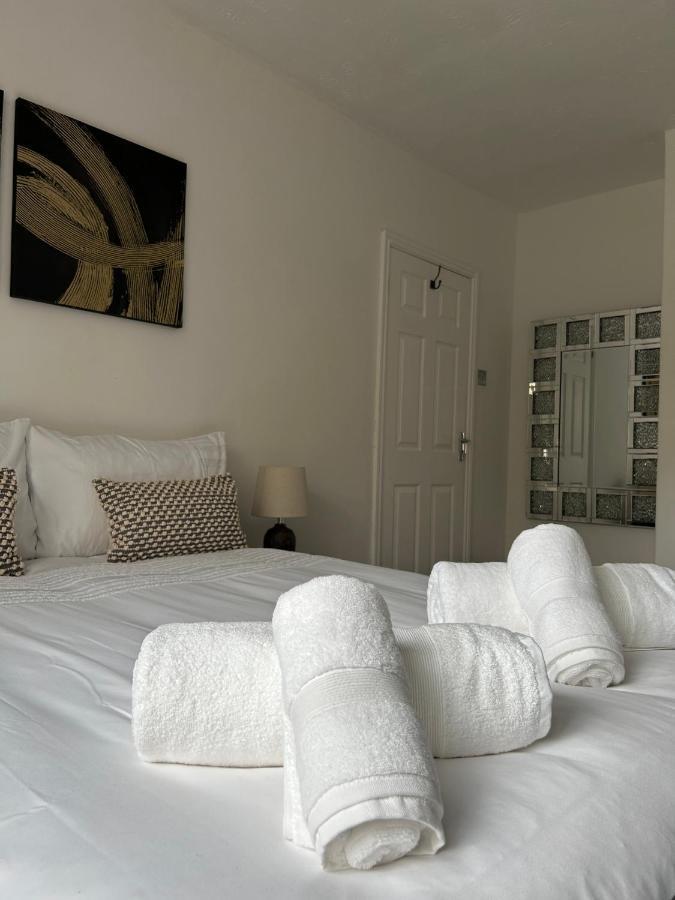 No6 Overnight Stays Free Onsite Parking Hindlip Exteriör bild