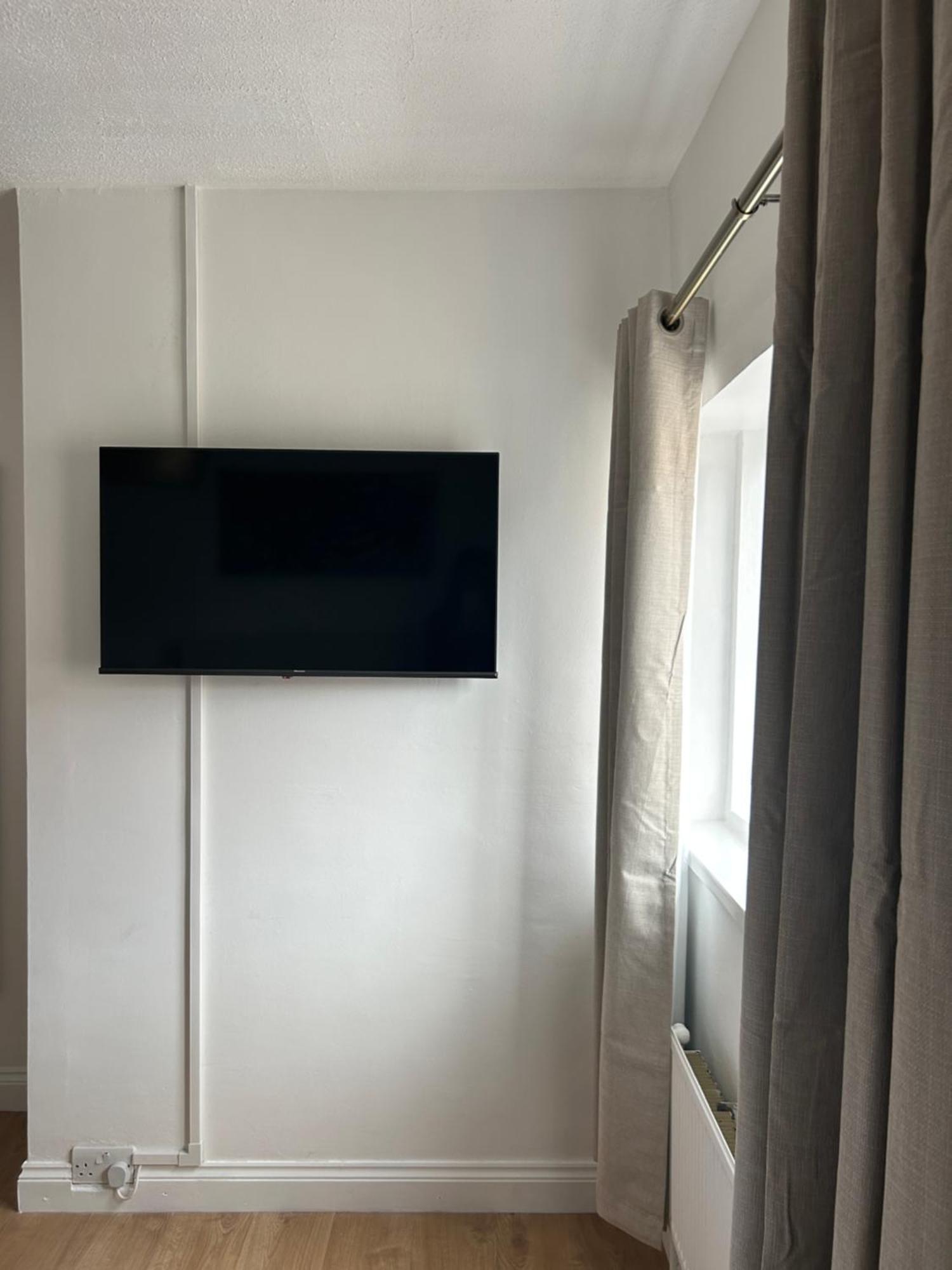 No6 Overnight Stays Free Onsite Parking Hindlip Exteriör bild
