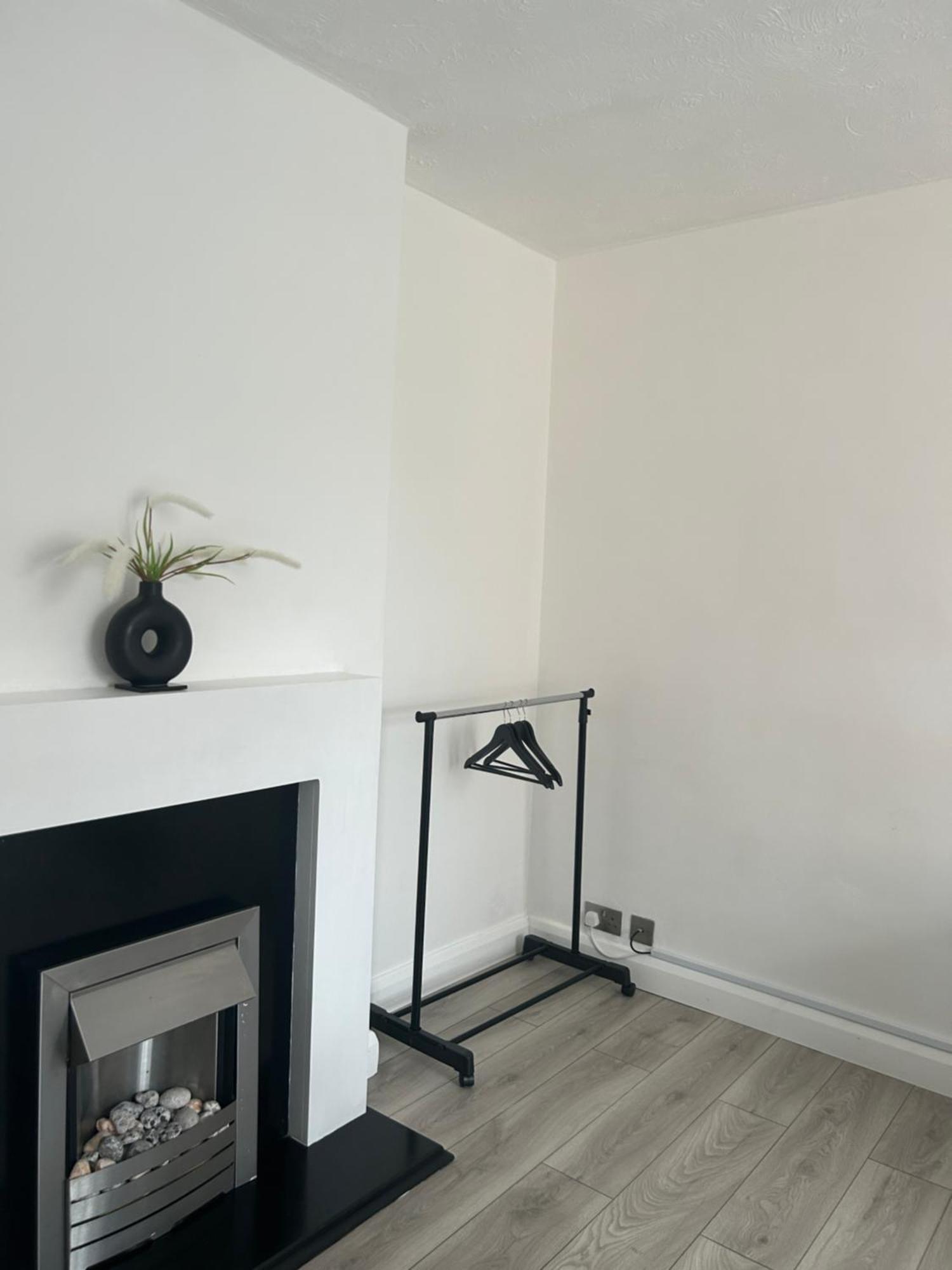 No6 Overnight Stays Free Onsite Parking Hindlip Exteriör bild