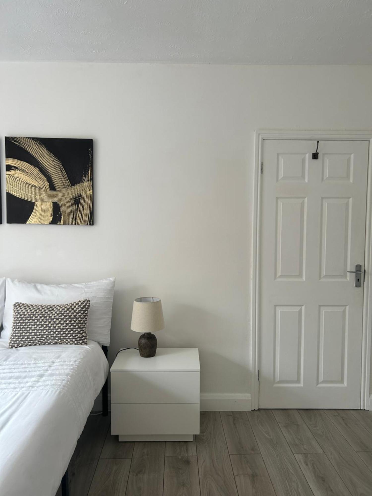 No6 Overnight Stays Free Onsite Parking Hindlip Exteriör bild