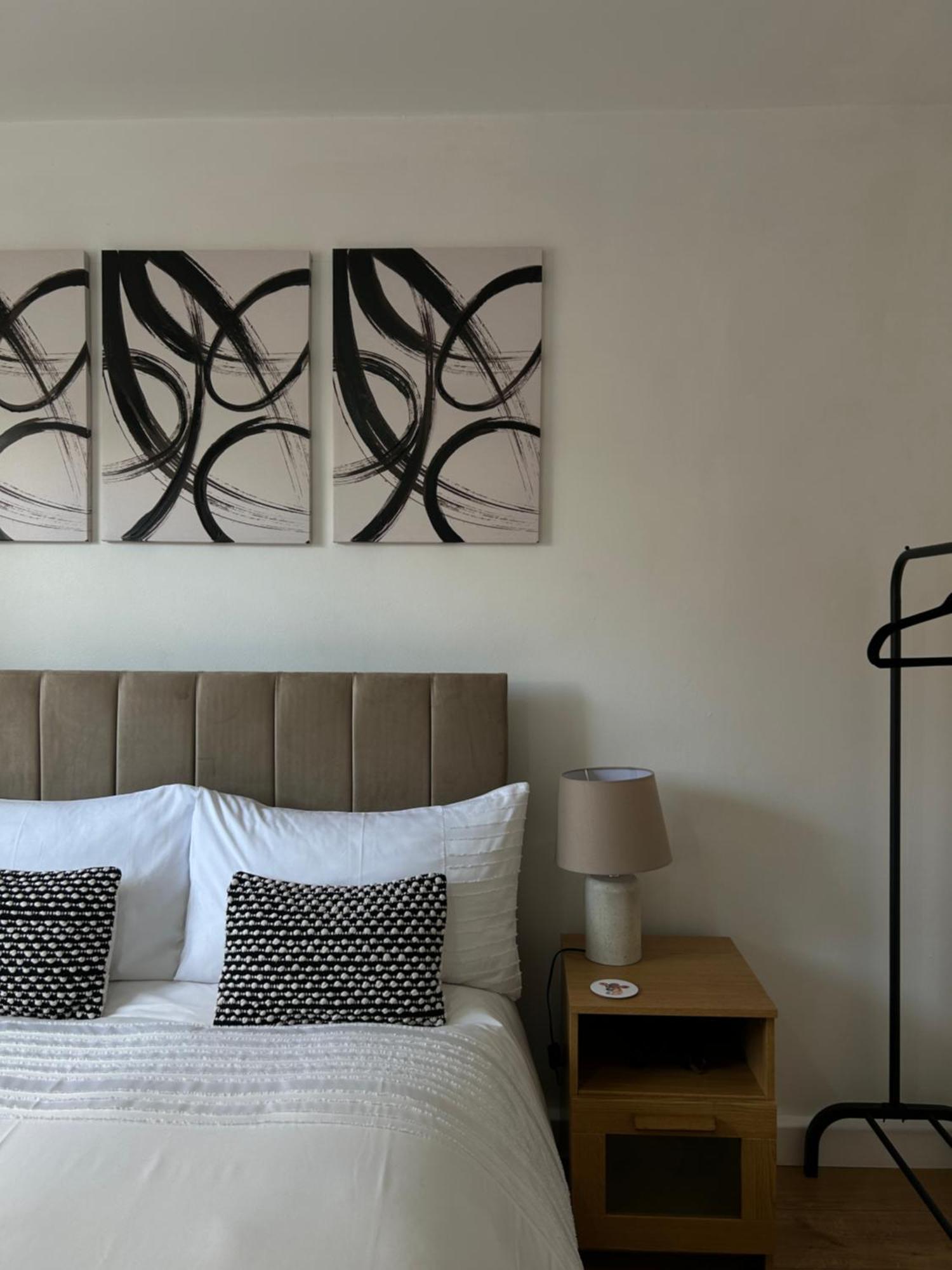 No6 Overnight Stays Free Onsite Parking Hindlip Exteriör bild