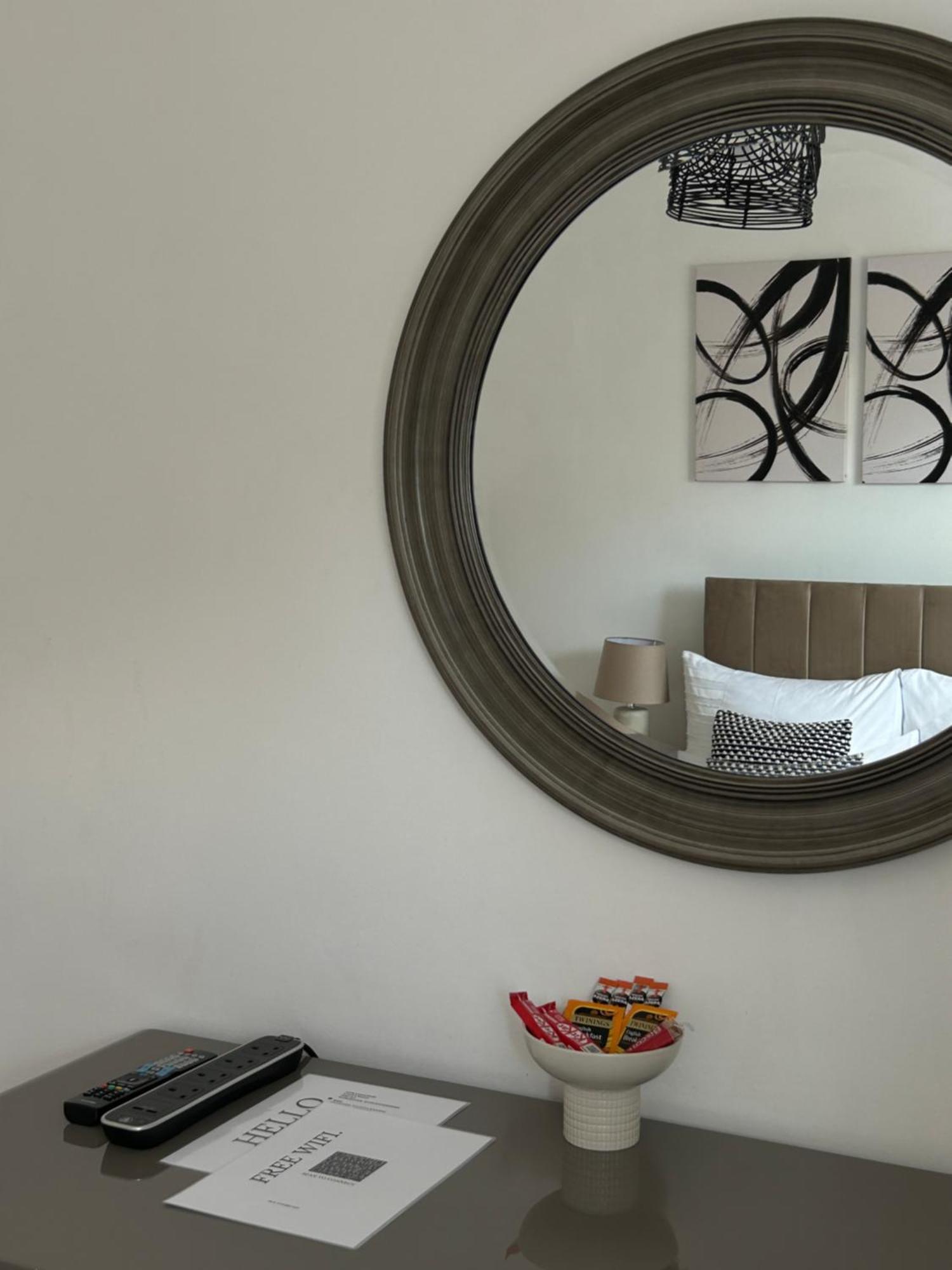 No6 Overnight Stays Free Onsite Parking Hindlip Exteriör bild