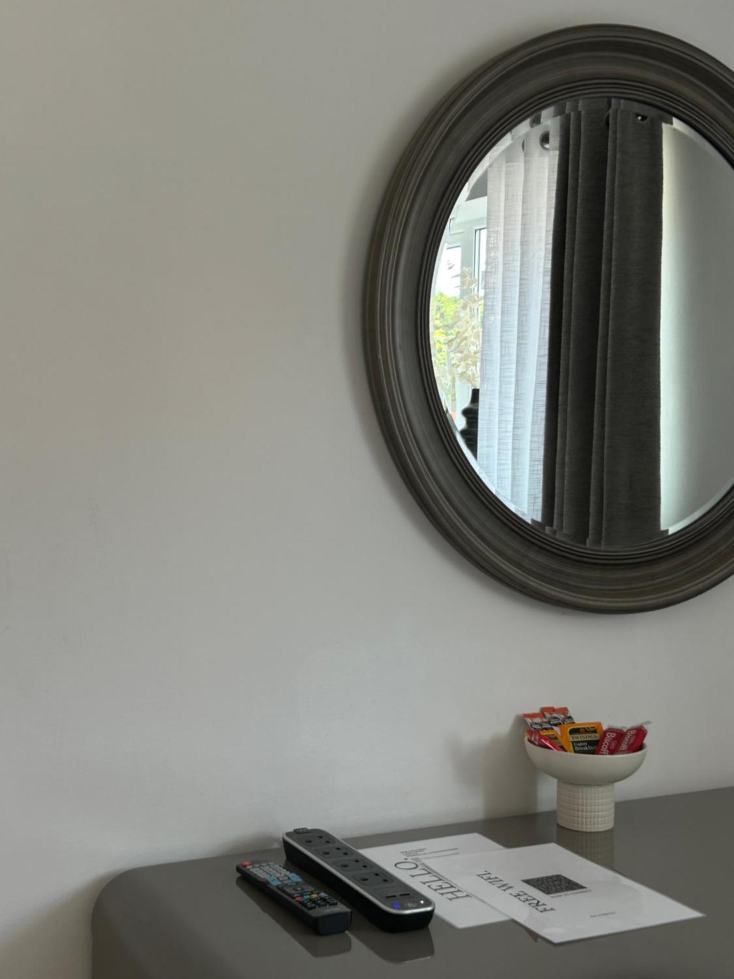 No6 Overnight Stays Free Onsite Parking Hindlip Exteriör bild